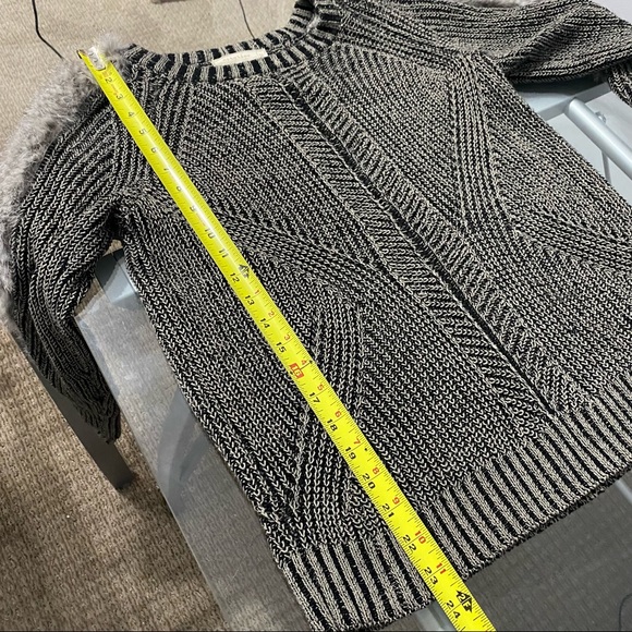 Nicole Miller Gray Crew Neck Sweater - Picture 5 of 10